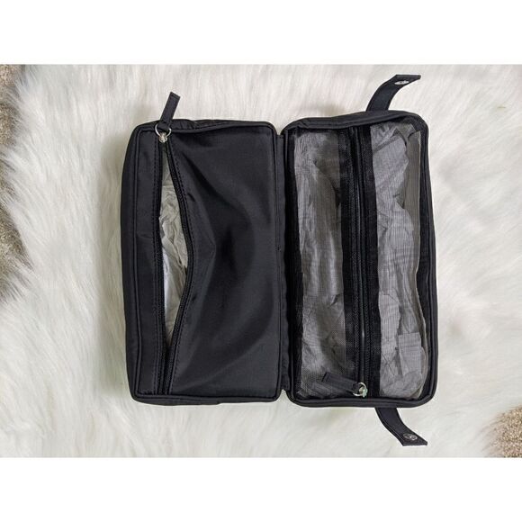 💯 Dior Parfums NWOT VIP Unisex Travel Toiletry Bag in Black Nylon. - Picture 2 of 7